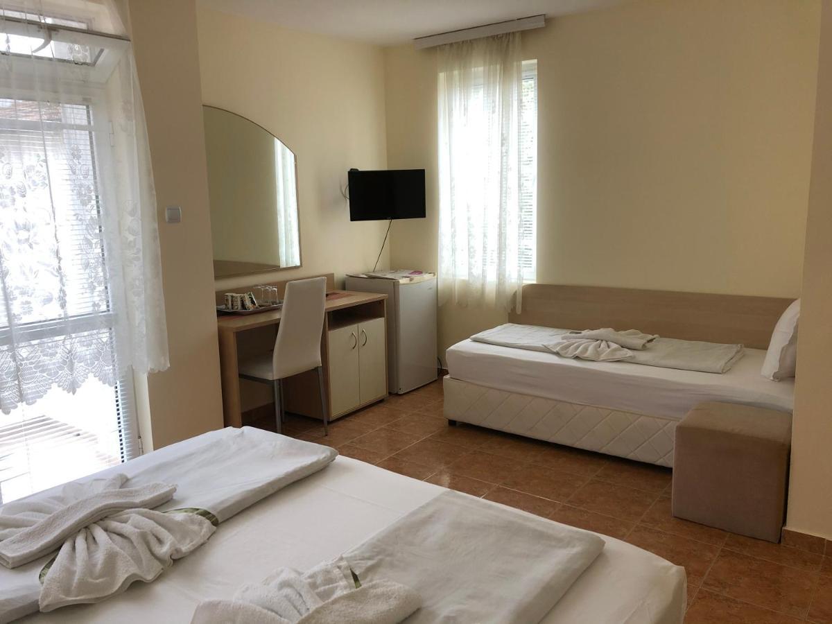 Borko Guest House Primorsko Exterior photo