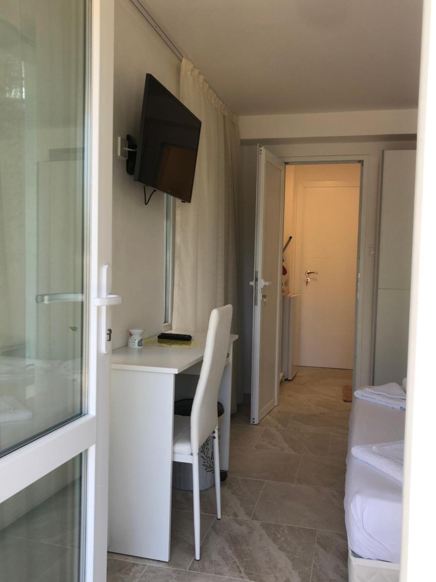 Borko Guest House Primorsko Exterior photo